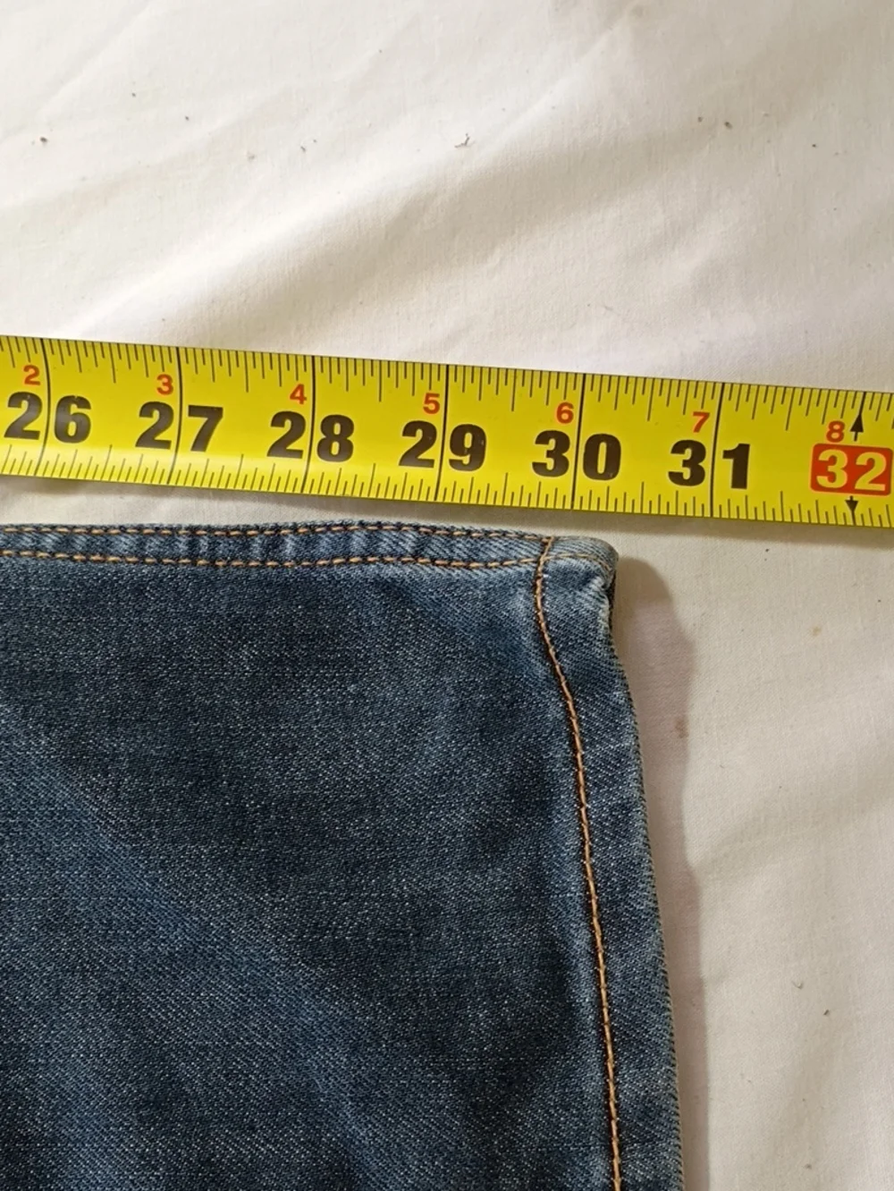 EUC Levi Strauss 513 Mens Dark Wash Straight Leg Jeans Size W33 L32 Denim